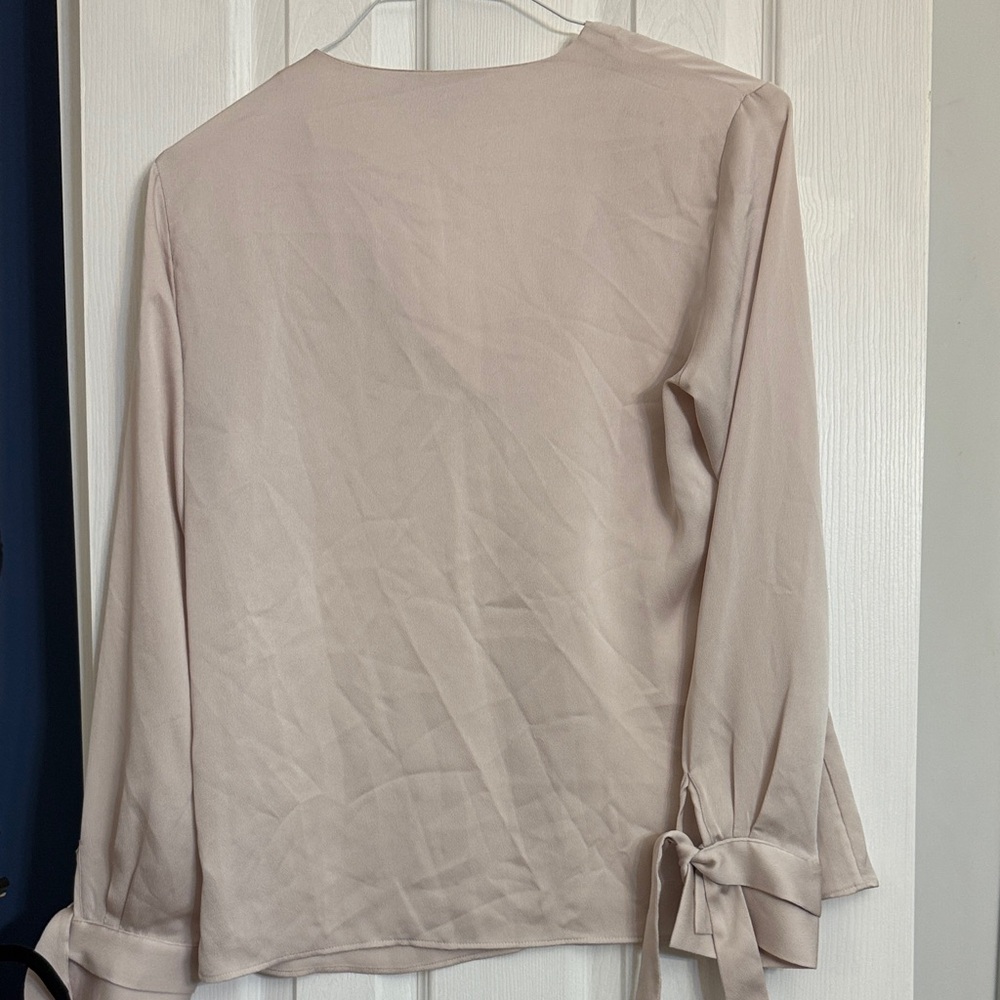 Banana Republic Soft Beige V-Neck Blouse - Picture 2 of 6